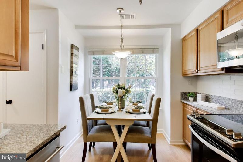 7616 Lee Landing Dr, Falls Church, VA 22043