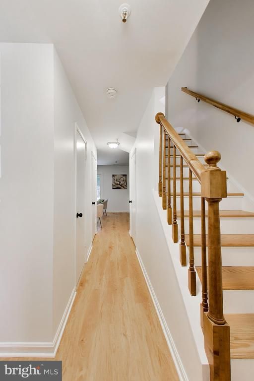 7616 Lee Landing Dr, Falls Church, VA 22043