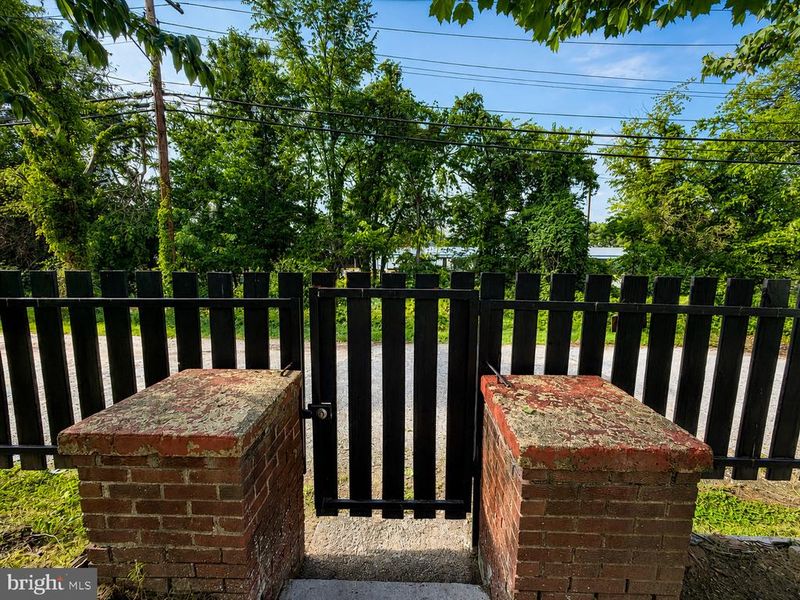 3909 Bexley Pl, Suitland, MD 20746