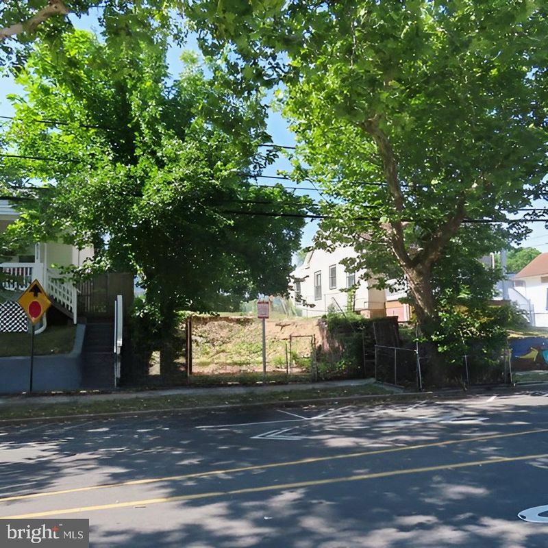 4727 Sheriff Rd NE, Washington, DC 20019