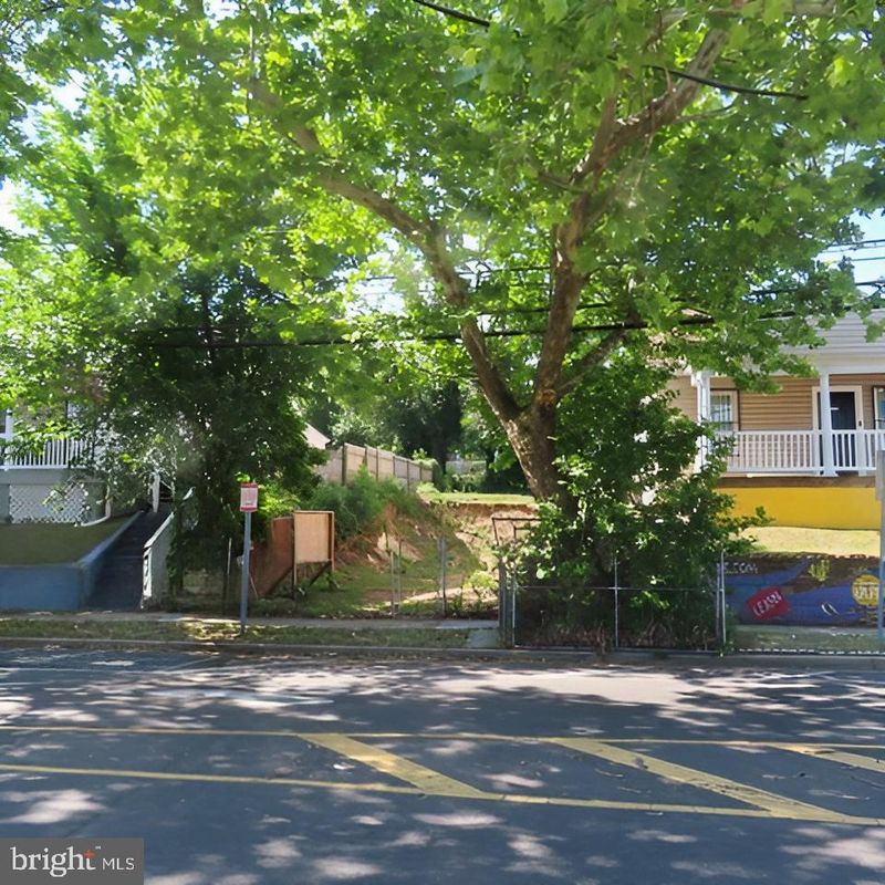 4727 Sheriff Rd NE, Washington, DC 20019