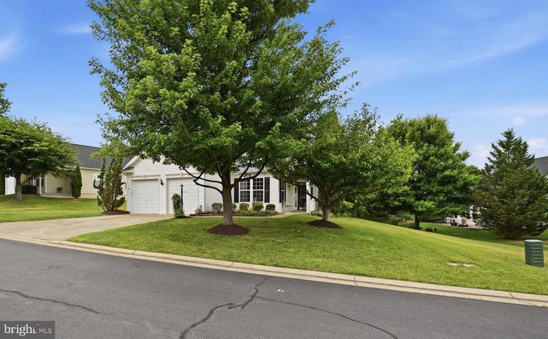 17248 Four Seasons Dr, Dumfries, VA 22025