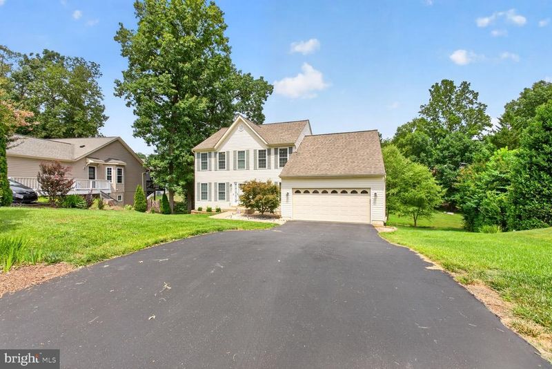 5 Oliver Ct, Fredericksburg, VA 22406
