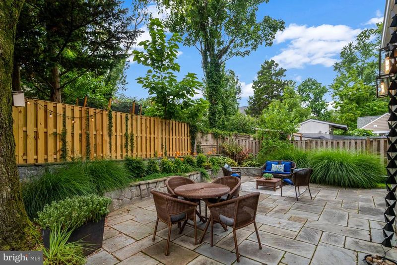 2000 N George Mason Dr, Arlington, VA 22205