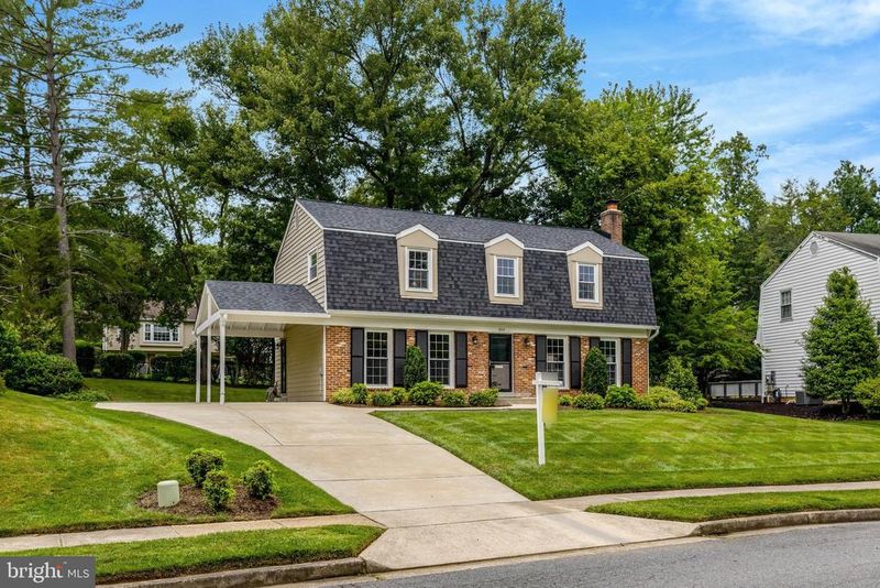 8104 Briar Creek Dr, Annandale, VA 22003