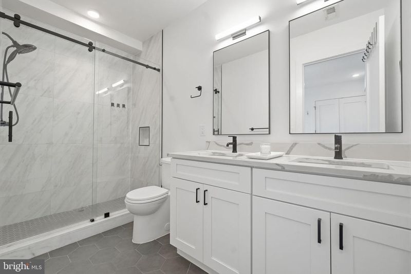 646 Newton Pl NW #203, Washington, DC 20010