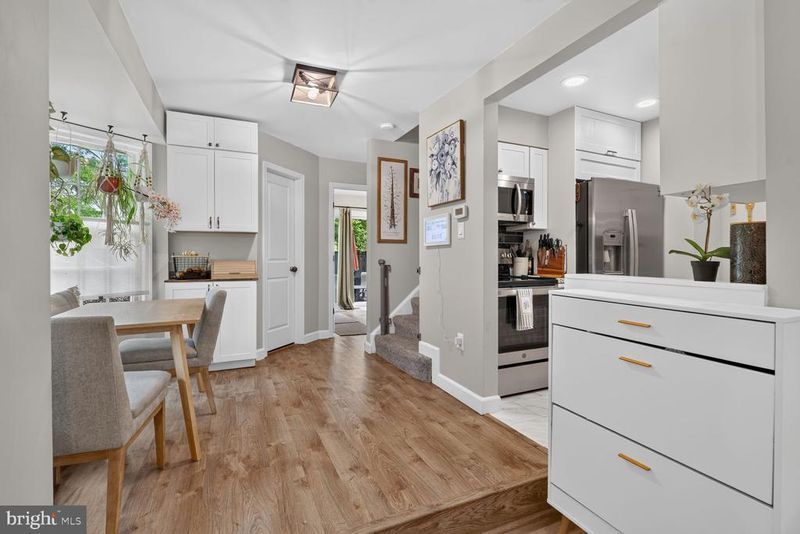 6301 Chimney Wood Ct, Alexandria, VA 22306