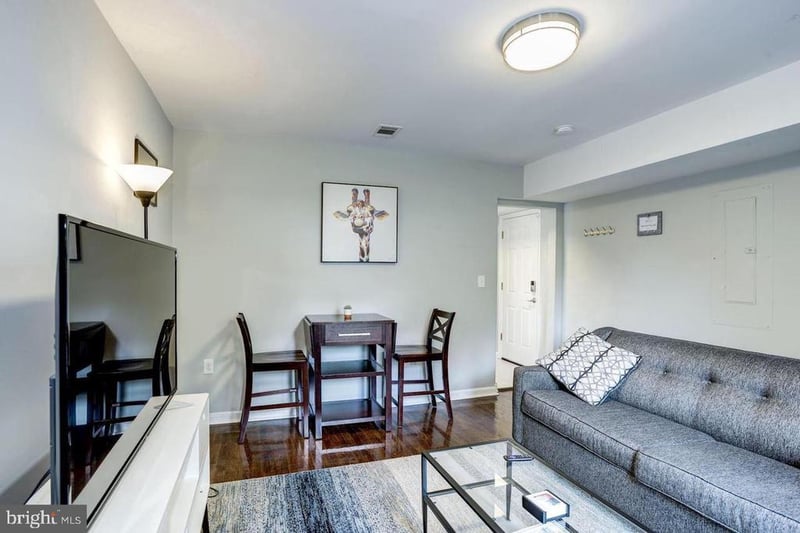 515 Oakwood St SE #2, Washington, DC 20032