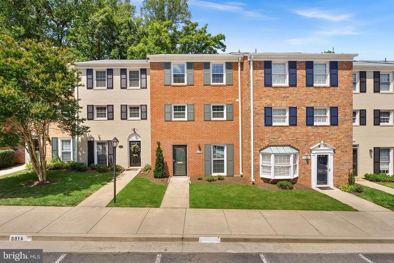 6612 Burlington Pl, Springfield, VA 22152