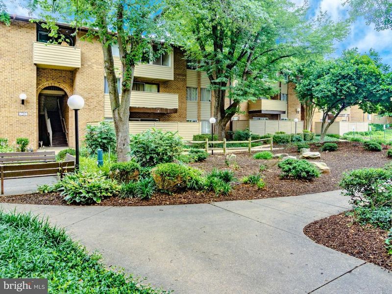 19443 Brassie Pl #304, Montgomery Village, MD 20886