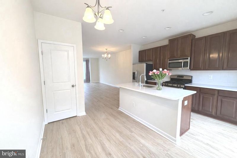 13263 Orsay St #607, Clarksburg, MD 20871