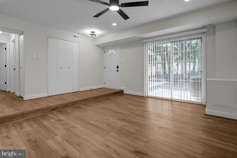 6372 Birch Leaf Ct, Burke, VA 22015
