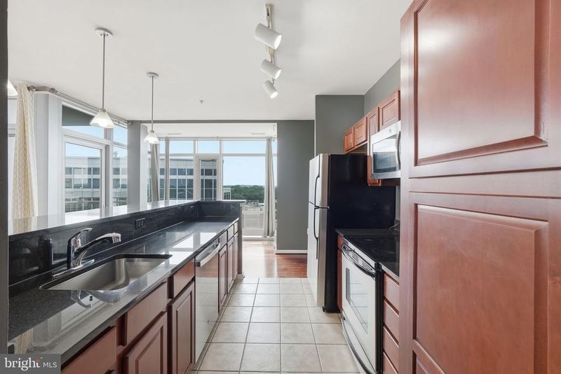 6506 America Blvd #703, Hyattsville, MD 20782