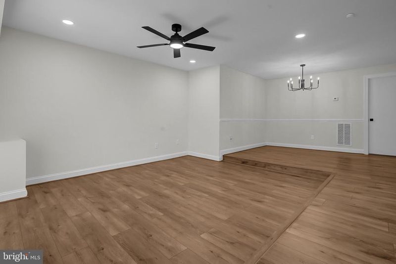 6372 Birch Leaf Ct, Burke, VA 22015