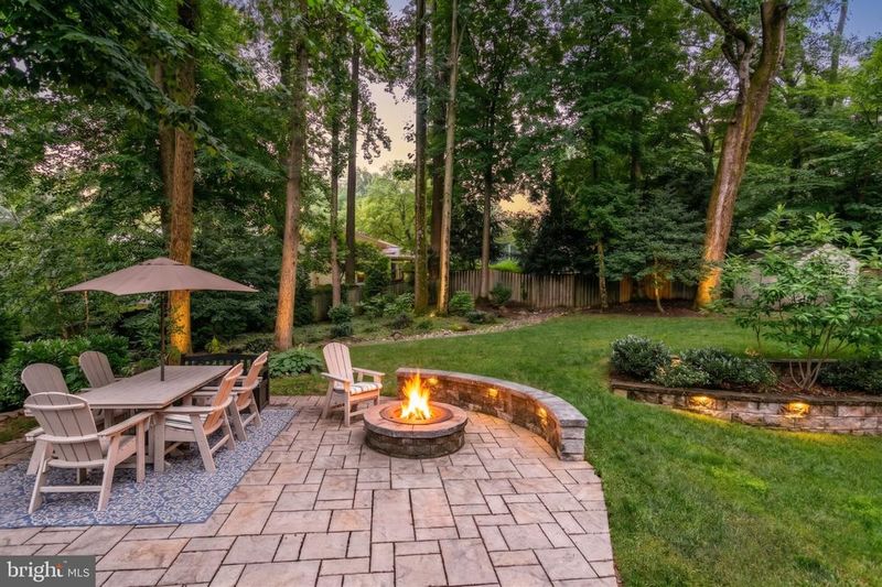 10197 Wavell Rd, Fairfax, VA 22032