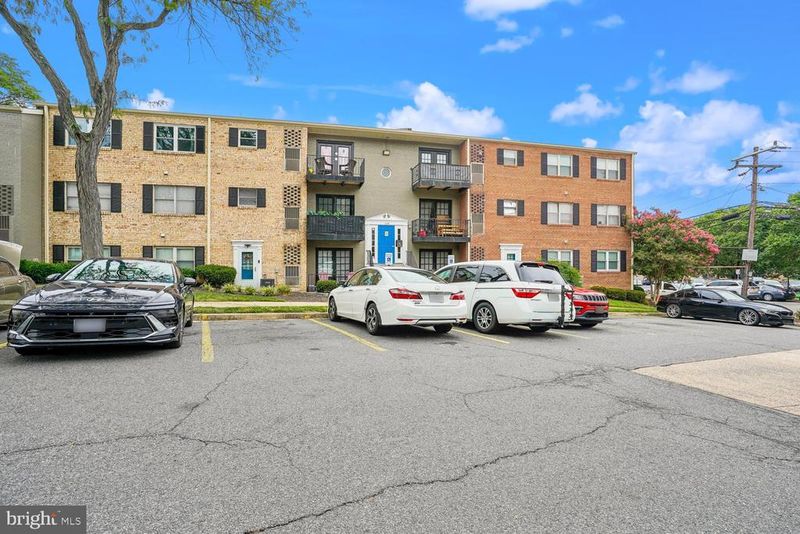 418 N Armistead St #T3, Alexandria, VA 22312
