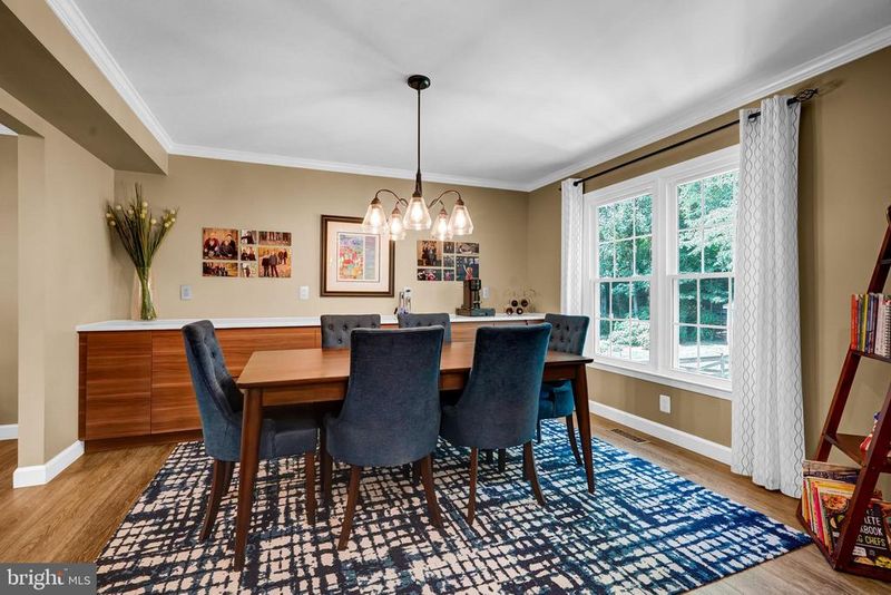 13212 Coralberry Dr, Fairfax, VA 22033