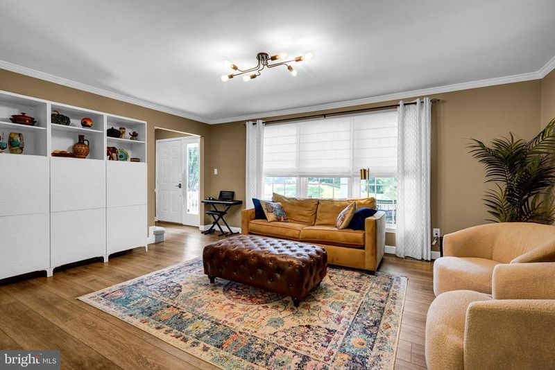 13212 Coralberry Dr, Fairfax, VA 22033
