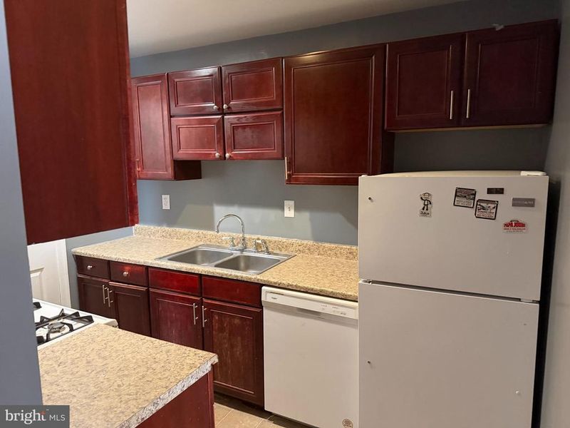 7605 Fontainebleau Dr #2347, Hyattsville, MD 20784