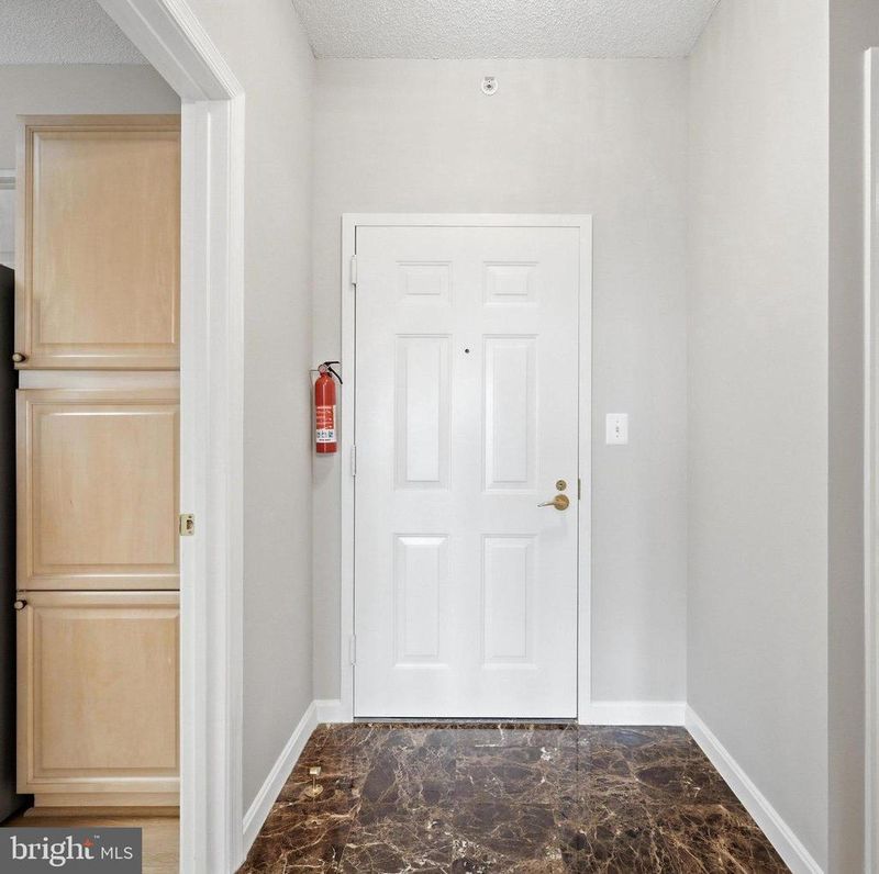 19375 Cypress Ridge Ter #922, Leesburg, VA 20176