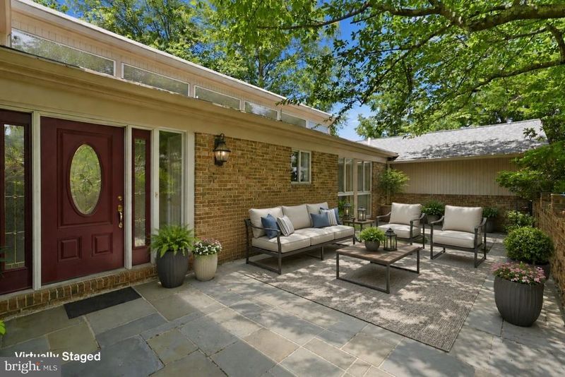 9820 Conestoga Way, Potomac, MD 20854