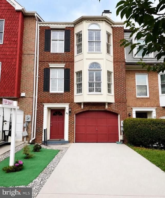 40 Victoria Sq, Frederick, MD 21702