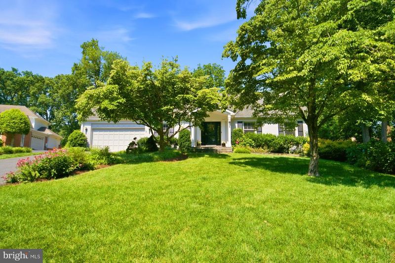 1322 Timberly Ln, Mclean, VA 22102