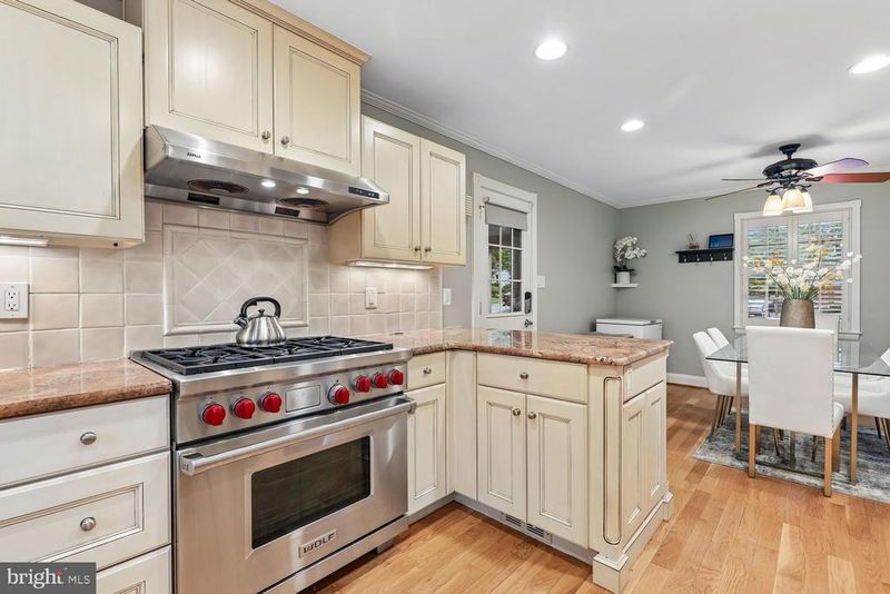 9005 Greylock St, Alexandria, VA 22308