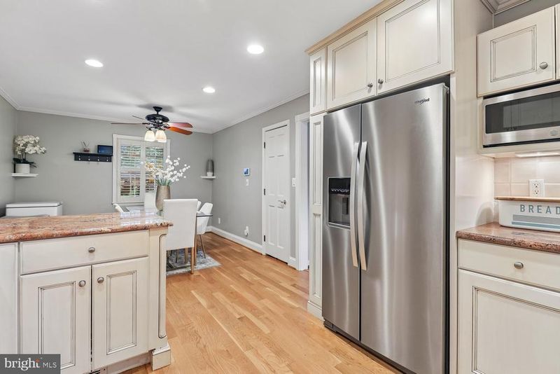 9005 Greylock St, Alexandria, VA 22308