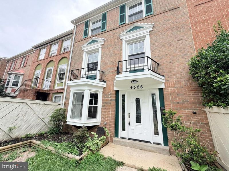 4526 Arendale Sq, Alexandria, VA 22309