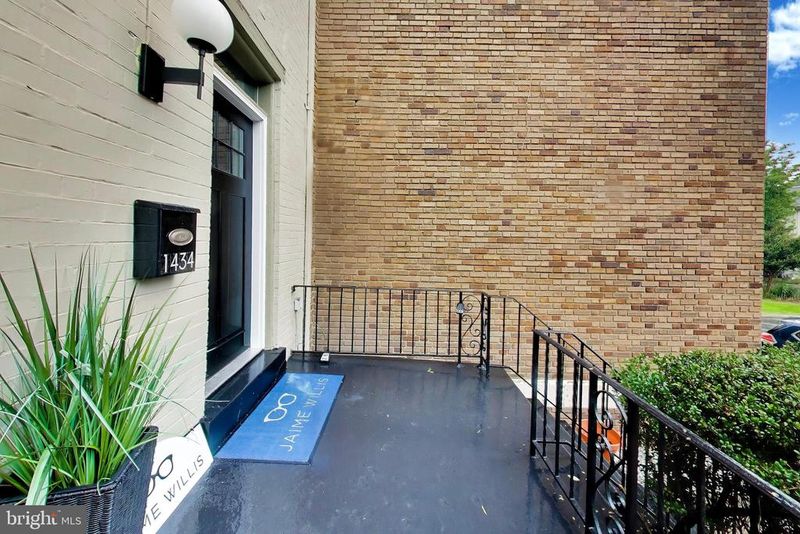 1434 Perry Pl NW, Washington, DC 20010