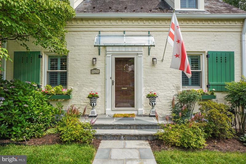 2824 Mckinley Pl NW, Washington, DC 20015