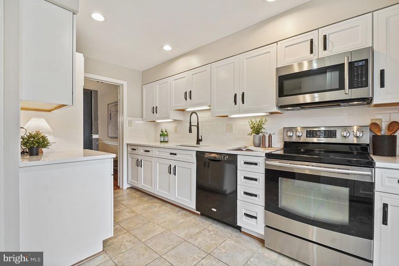 404 Glebe Rd W, Alexandria, VA 22305