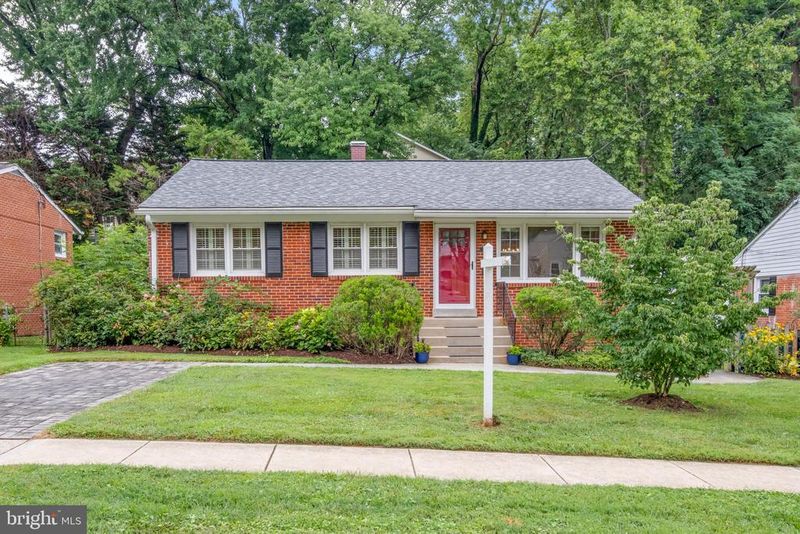 10913 Drumm Ave, Kensington, MD 20895