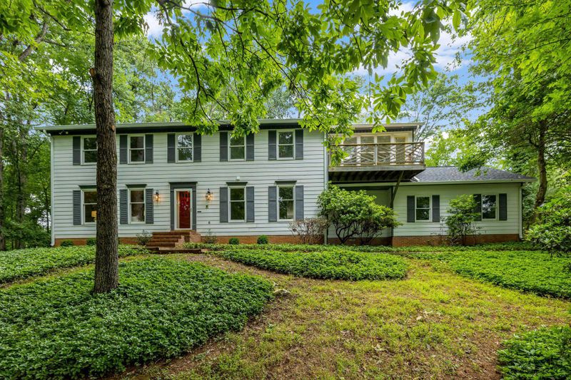 1132 Springvale Rd, Great Falls, VA 22066