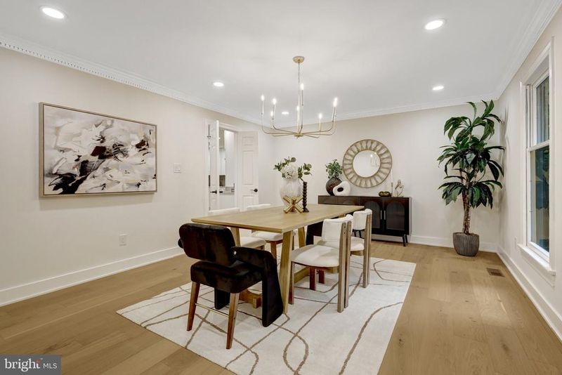 1132 Springvale Rd, Great Falls, VA 22066