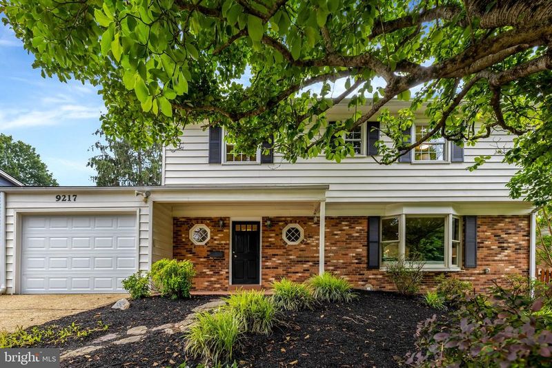9217 Santayana Dr, Fairfax, VA 22031