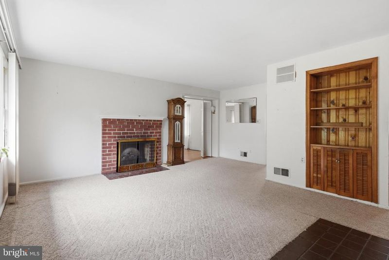 3707 John Marshall Dr, Arlington, VA 22207