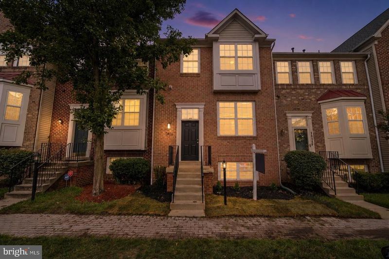 1816 Palmetto Dr, Bowie, MD 20721