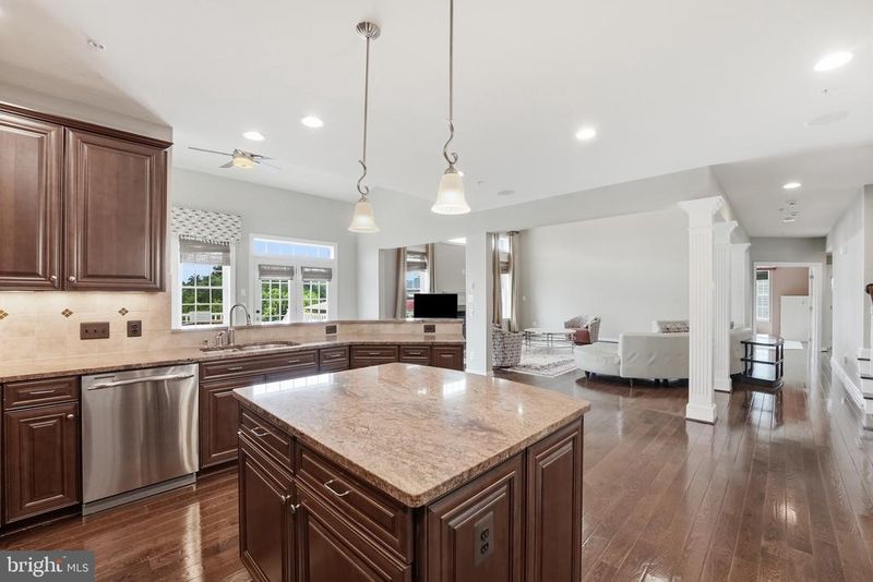 25577 Royal Hunter Dr, Aldie, VA 20105