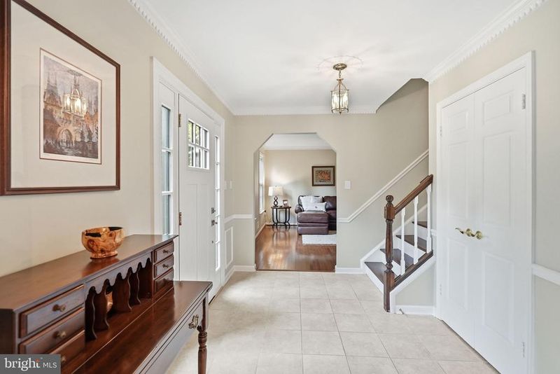 11661 Captain Rhett Ln, Fairfax Station, VA 22039