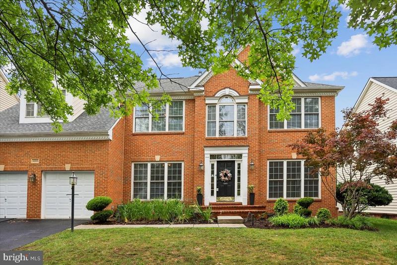 42855 Chatelain Cir, Brambleton, VA 20148