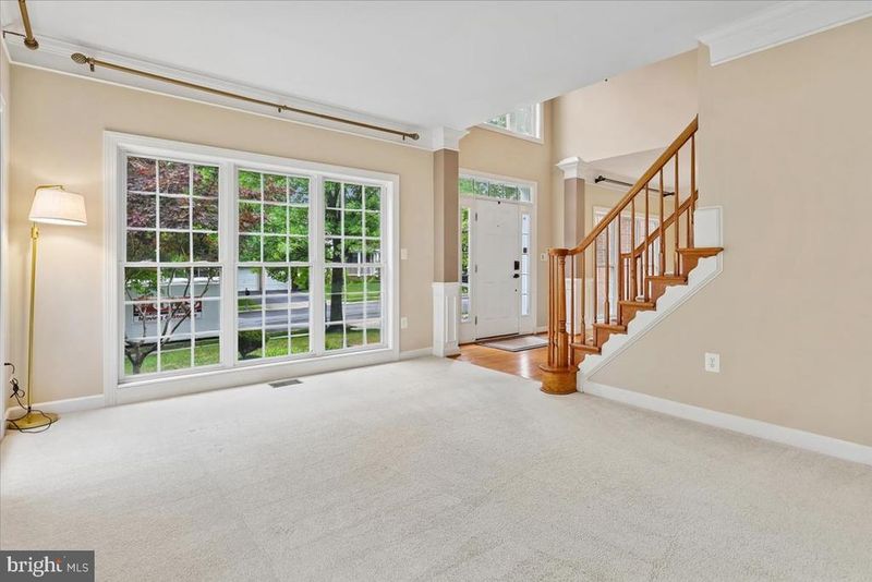 42855 Chatelain Cir, Brambleton, VA 20148