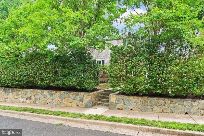 4843 Arlington Blvd, Arlington, VA 22203