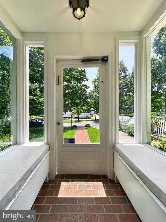 4619 Norwood Dr, Chevy Chase, MD 20815
