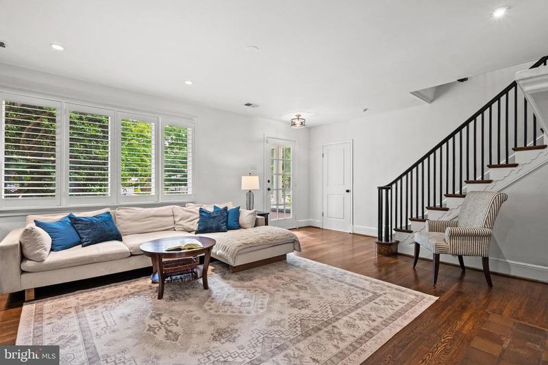 4619 Norwood Dr, Chevy Chase, MD 20815