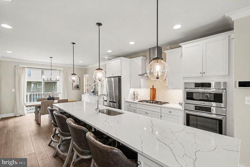 2863 Lowen Valley Rd, Alexandria, VA 22303