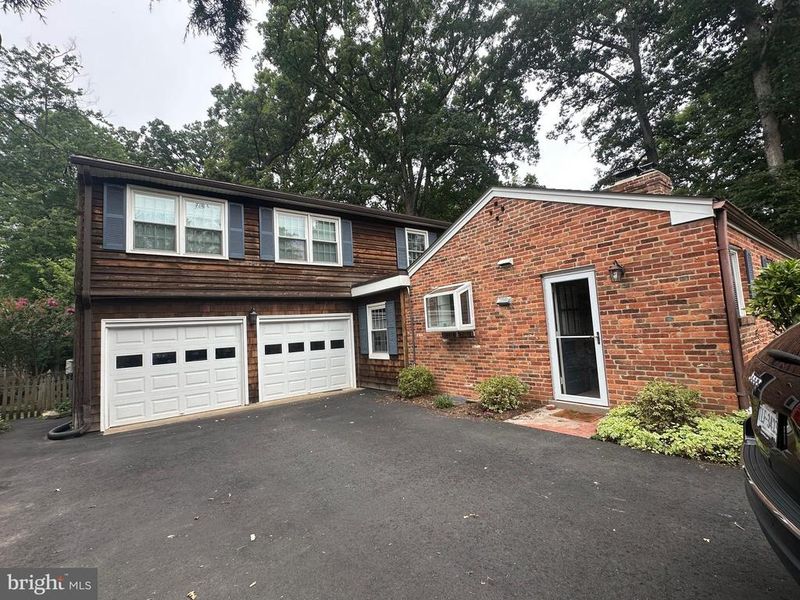 2332 Addison St, Vienna, VA 22180