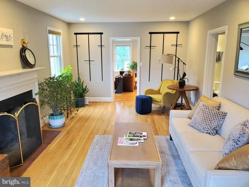 15 Indian Spring Dr, Silver Spring, MD 20901