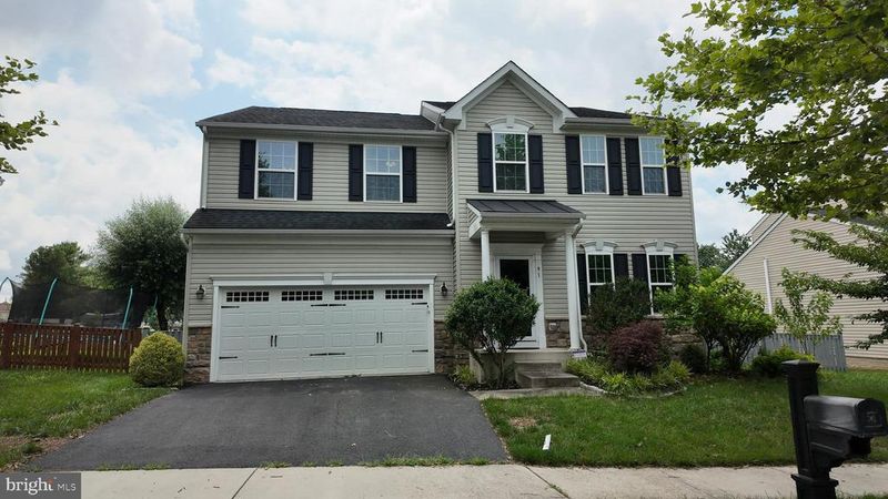 91 Eisentown Dr, Lovettsville, VA 20180